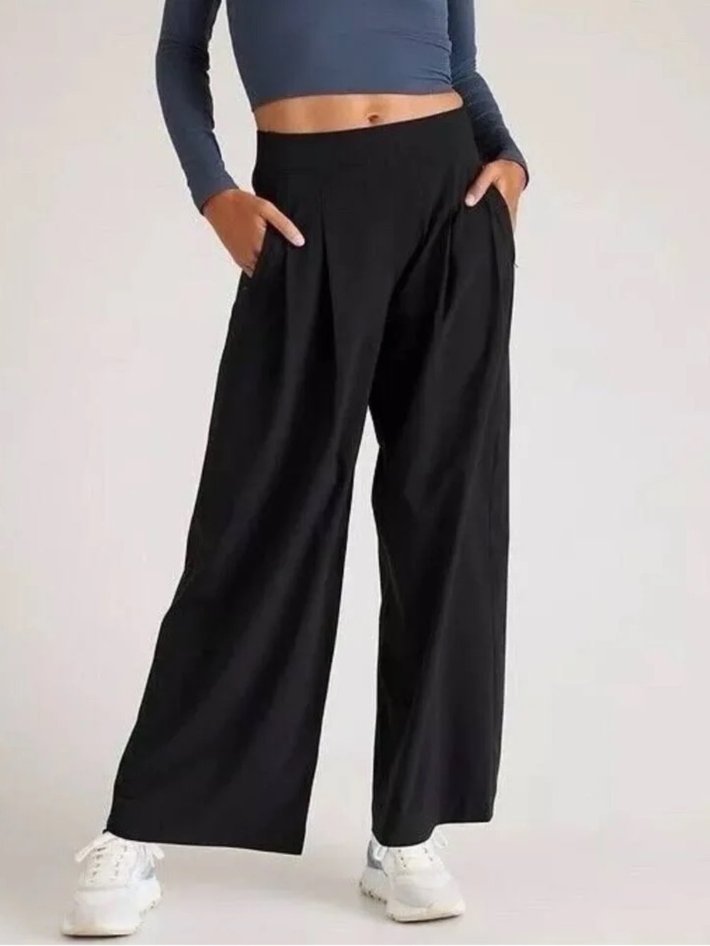Brooklyn Heights High Rise Pleated Wide Leg Pant in Black | 18 | EUC